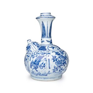 A Chinese blue and white 'Flying Horses' kendi — photo 2