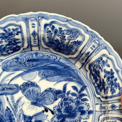 A Chinese blue and white 'Grasshopper and Butterfly' plate — photo 4