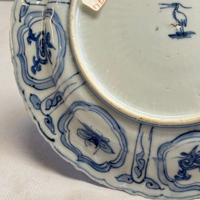 A Chinese blue and white 'Grasshopper and Butterfly' plate — photo 10