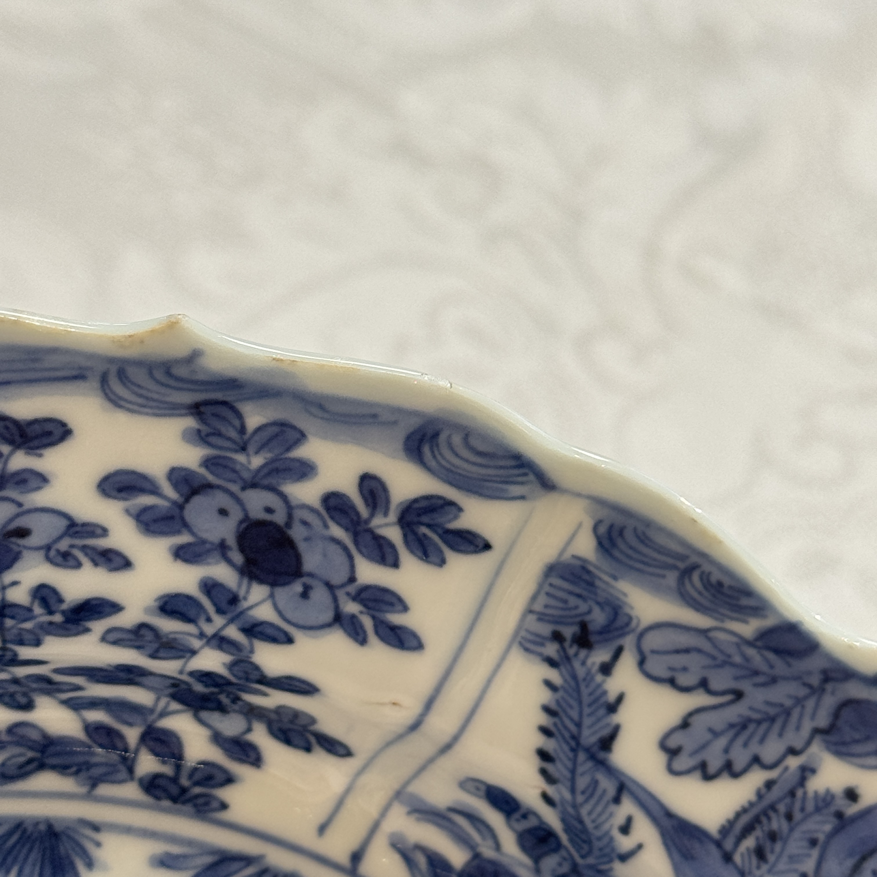 A Chinese blue and white 'Grasshopper and Butterfly' plate — 照片 21