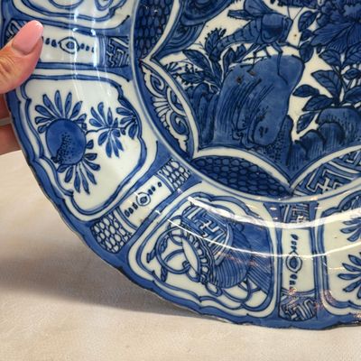 A Chinese blue and white 'Grasshopper' dish — photo 2