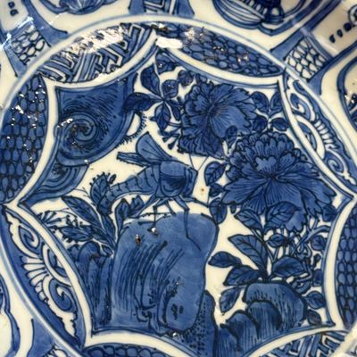 A Chinese blue and white 'Grasshopper' dish — photo 6