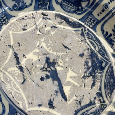 A Chinese blue and white 'Grasshopper' dish — photo 7