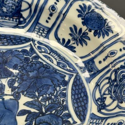 A Chinese blue and white 'Grasshopper' dish — photo 9
