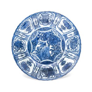 A Chinese blue and white 'Grasshopper' dish — photo 1