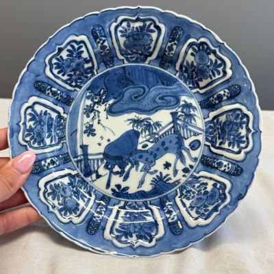 A Chinese blue and white 'Horses' plate — photo 1