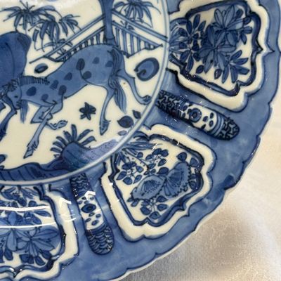 A Chinese blue and white 'Horses' plate — photo 3
