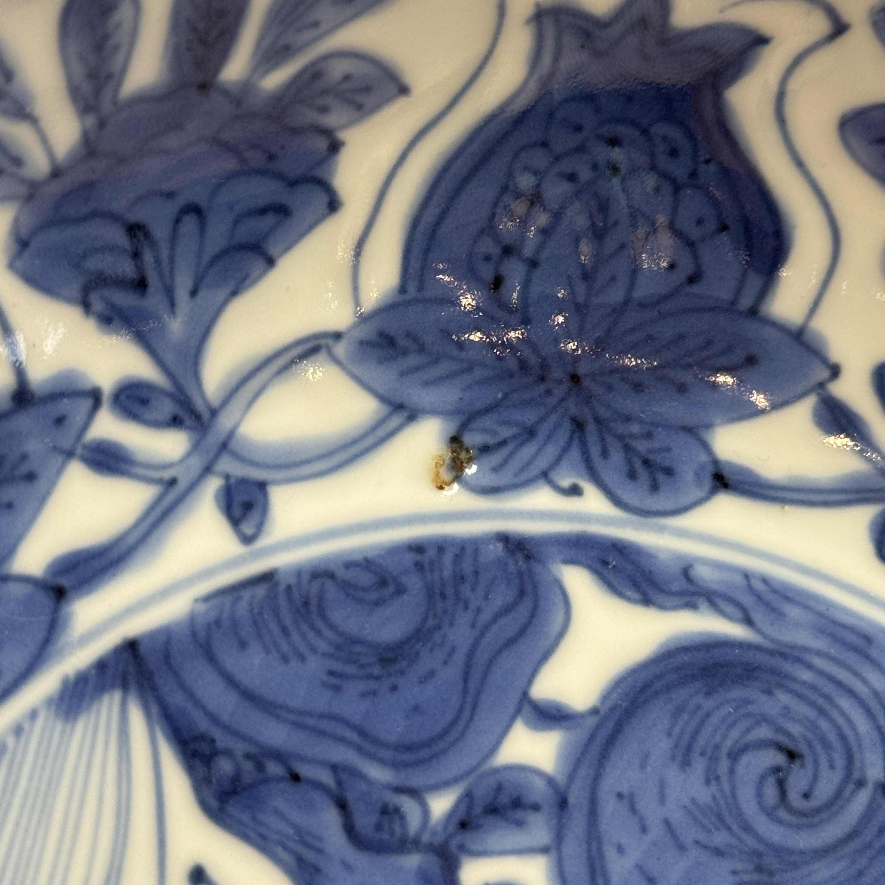 A Chinese blue and white 'Horses' plate — photo 19