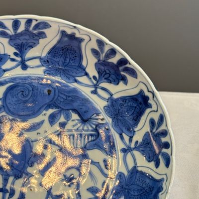 A Chinese blue and white 'Horses' plate — photo 4