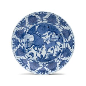 A Chinese blue and white 'Horses' plate — photo 1