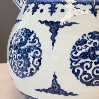 A Chinese blue and white 'Hu' vase with phoenix medallions — photo 5