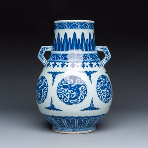 A Chinese blue and white 'Hu' vase with phoenix medallions — photo 4