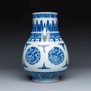 A Chinese blue and white 'Hu' vase with phoenix medallions — photo 5