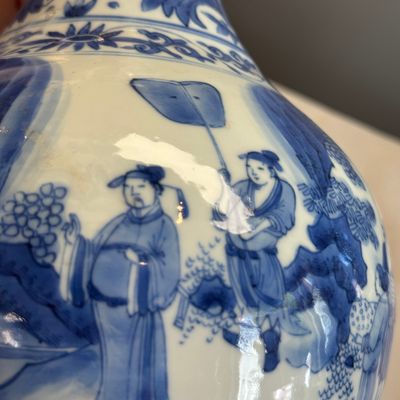 A Chinese blue and white 'Jiao You Dian Hua 郊遊点化' bottle vase — photo 11