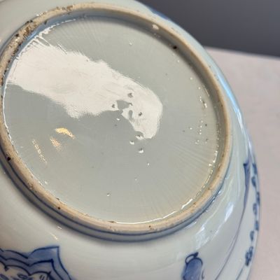 A Chinese blue and white 'Klapmuts' bowl — foto 14