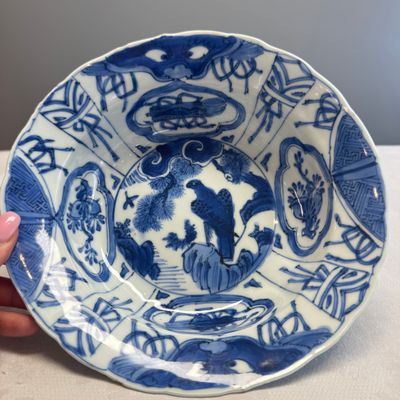 A Chinese blue and white 'Klapmuts' bowl with a bird of prey — photo 2