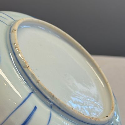 A Chinese blue and white 'Klapmuts' bowl with a bird of prey — photo 24