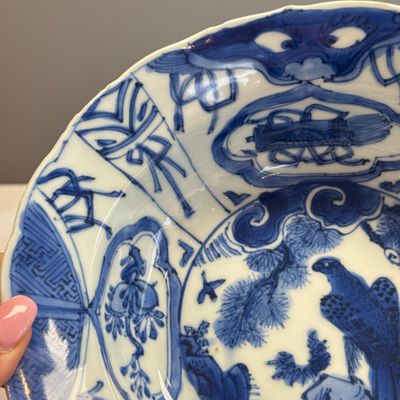 A Chinese blue and white 'Klapmuts' bowl with a bird of prey — photo 4