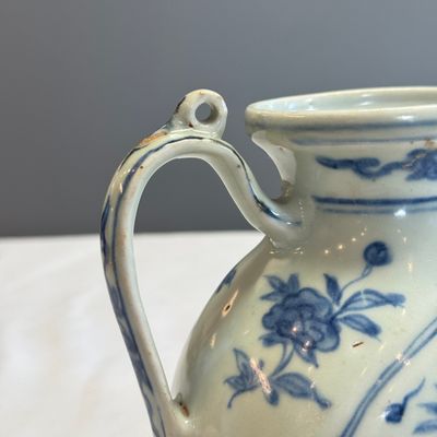 A Chinese blue and white 'Lotus Pond' ewer — photo 11