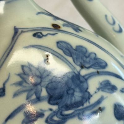 A Chinese blue and white 'Lotus Pond' ewer — photo 5