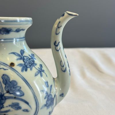 A Chinese blue and white 'Lotus Pond' ewer — photo 7