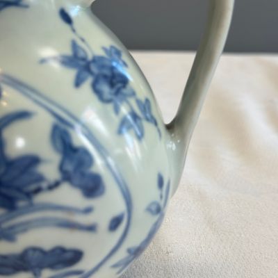 A Chinese blue and white 'Lotus Pond' ewer — photo 8