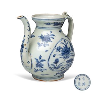 A Chinese blue and white 'Lotus Pond' ewer — photo 1