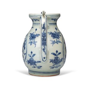 A Chinese blue and white 'Lotus Pond' ewer — photo 3