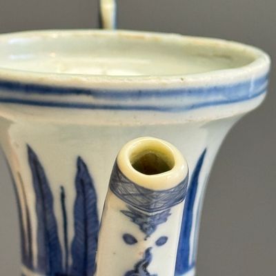 A Chinese blue and white 'Magic Fountain' ewer — photo 3