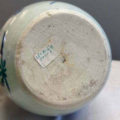 A Chinese blue and white 'Magpies among Peonies' jar with wooden cover — foto 17