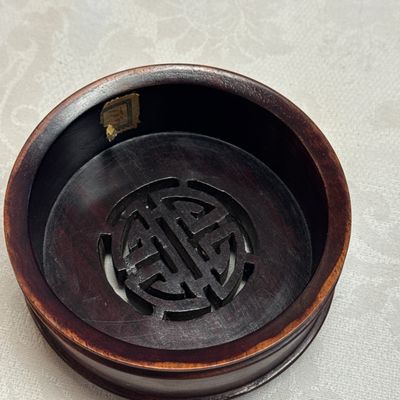 A Chinese blue and white 'Magpies among Peonies' jar with wooden cover — foto 25