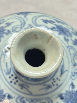 A Chinese blue and white 'Meiping' vase with lotus scrolls — photo 9