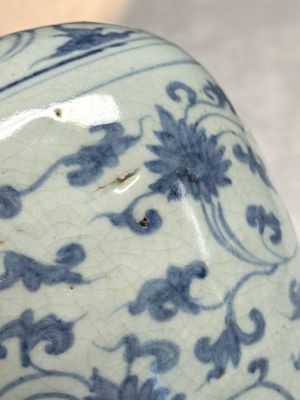 A Chinese blue and white 'Meiping' vase with lotus scrolls — photo 13
