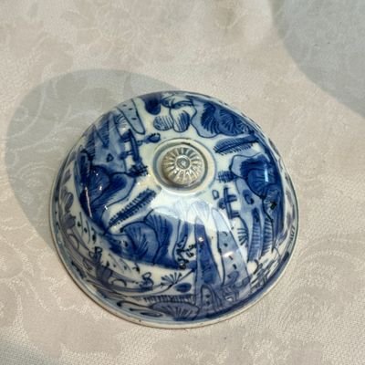 A Chinese blue and white 'Mountainous Riverscape' bowl and cover — photo 22