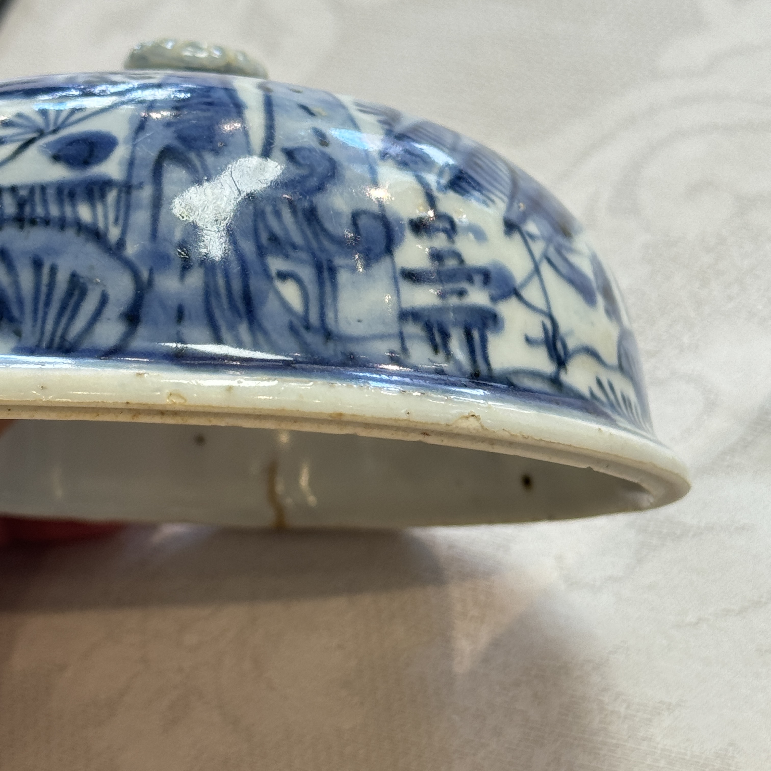 A Chinese blue and white 'Mountainous Riverscape' bowl and cover — photo 38