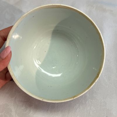 A Chinese blue and white 'Mountainous Riverscape' bowl and cover — photo 9