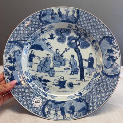 A Chinese blue and white 'Musicians in a Garden' dish — foto 1