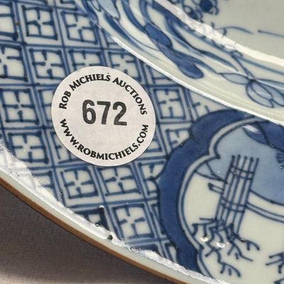 A Chinese blue and white 'Musicians in a Garden' dish — foto 11