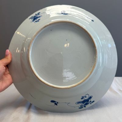 A Chinese blue and white 'Musicians in a Garden' dish — foto 14