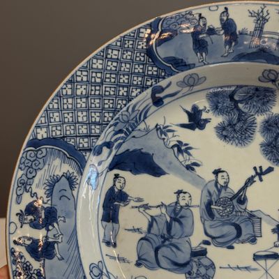 A Chinese blue and white 'Musicians in a Garden' dish — foto 3