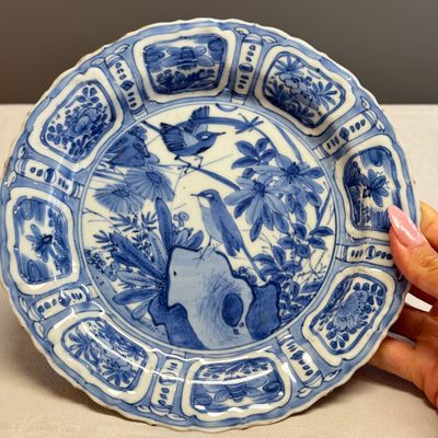 A Chinese blue and white 'Pair of Birds' plate — photo 1