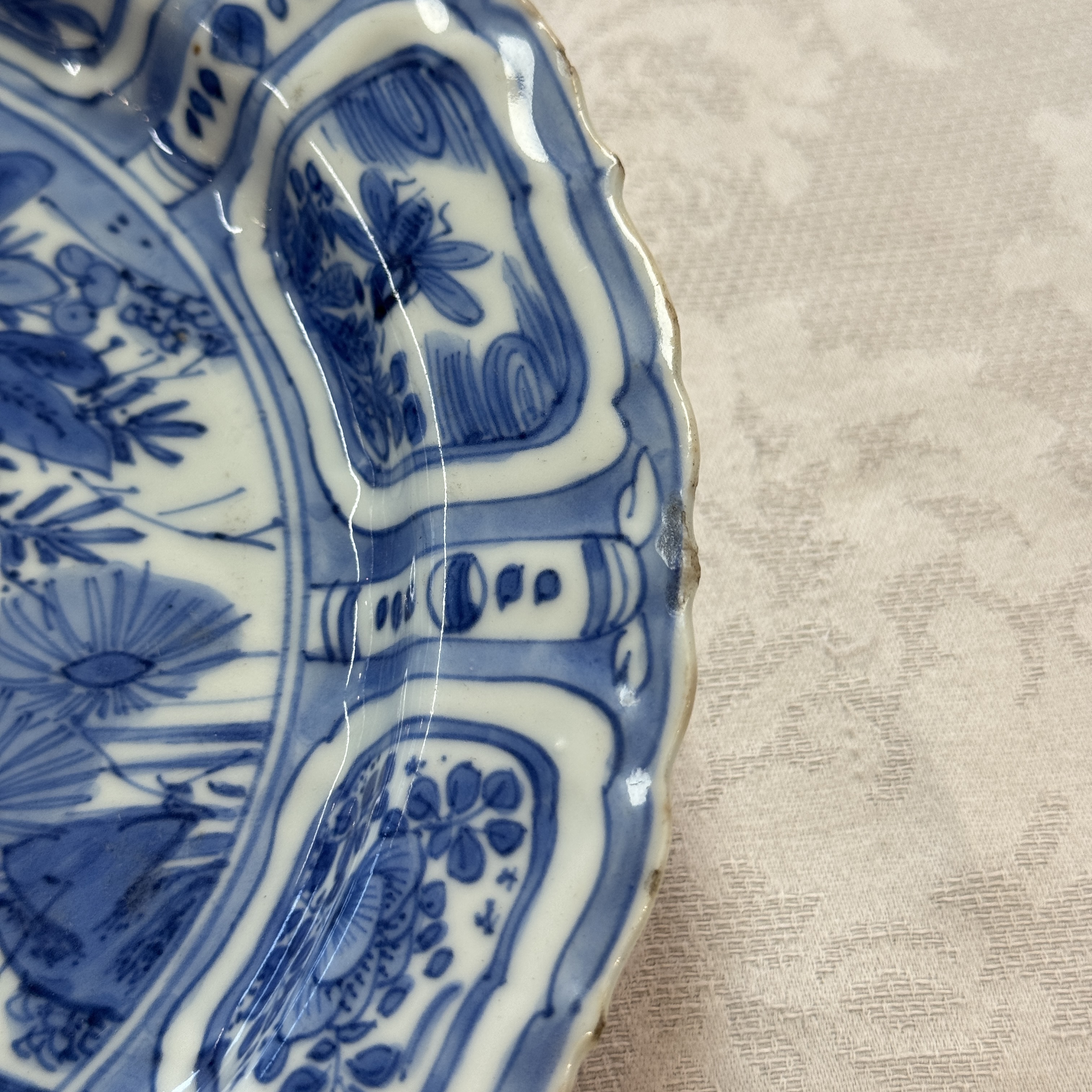 A Chinese blue and white 'Pair of Birds' plate — photo 13