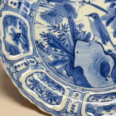 A Chinese blue and white 'Pair of Birds' plate — photo 2