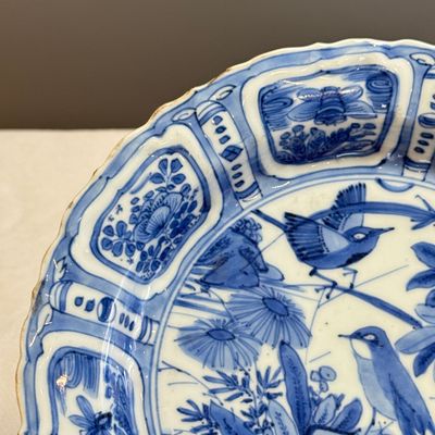 A Chinese blue and white 'Pair of Birds' plate — photo 3