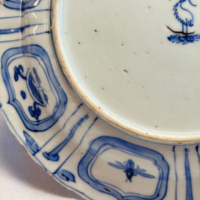 A Chinese blue and white 'Pair of Birds' plate — photo 9