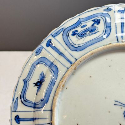 A Chinese blue and white 'Pair of Birds' plate — photo 10