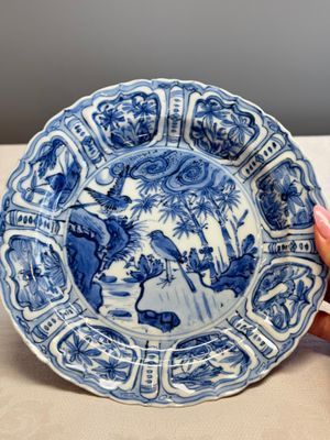 A Chinese blue and white 'Pair of Birds' plate — photo 1