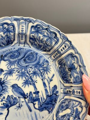 A Chinese blue and white 'Pair of Birds' plate — photo 4