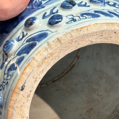A Chinese blue and white 'Peacocks and Cranes' garden stool — 照片 14