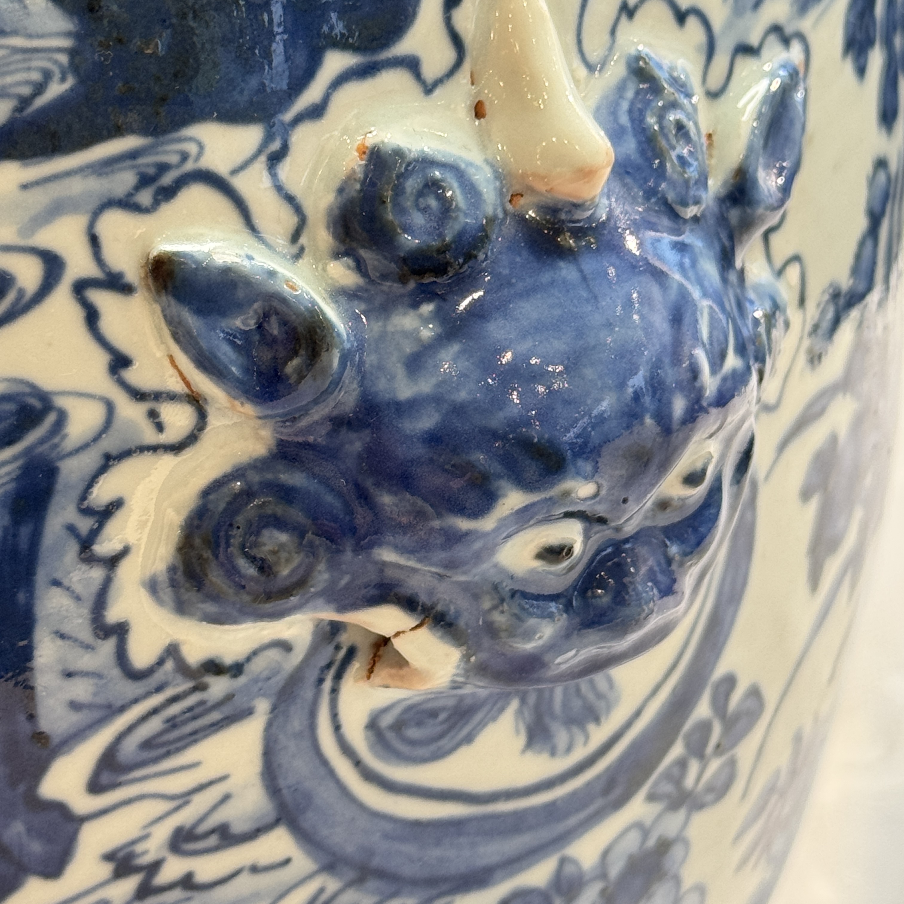 A Chinese blue and white 'Peacocks and Cranes' garden stool — 照片 19